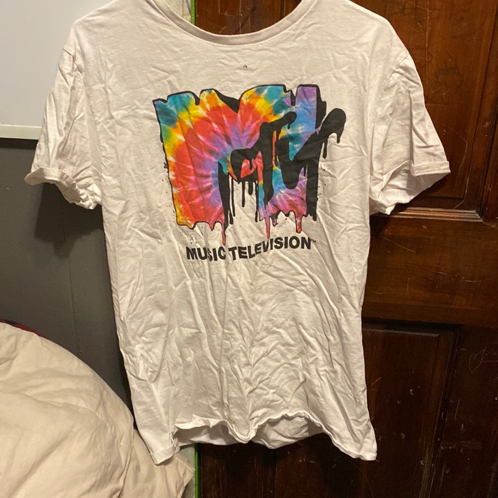 Selling MTV tshirt.